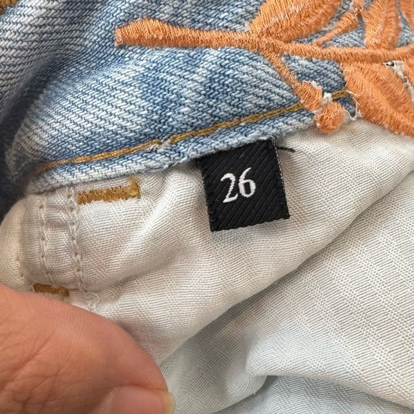 7FAM The Jennifer 90’s Embroidered Baggy High Rise Jeans Size 26 - Picture 10 of 15